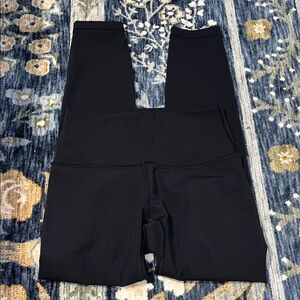 Lululemon wunder under leggings size 4 25’